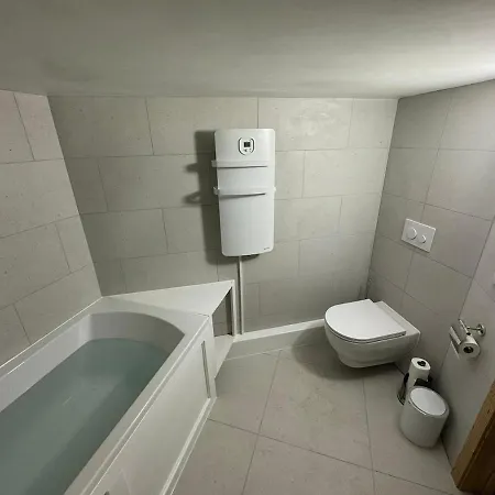 Apartment Luxury Sleeps 8