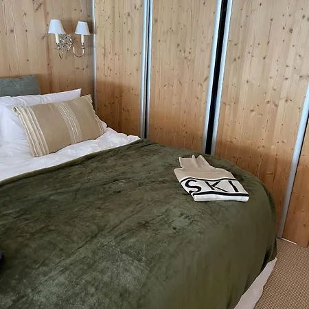 Luxury Sleeps 8 *