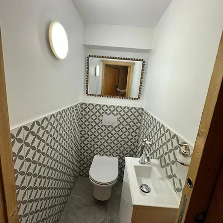 Apartment Luxury Sleeps 8