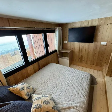 Apartment Luxury Sleeps 8 *